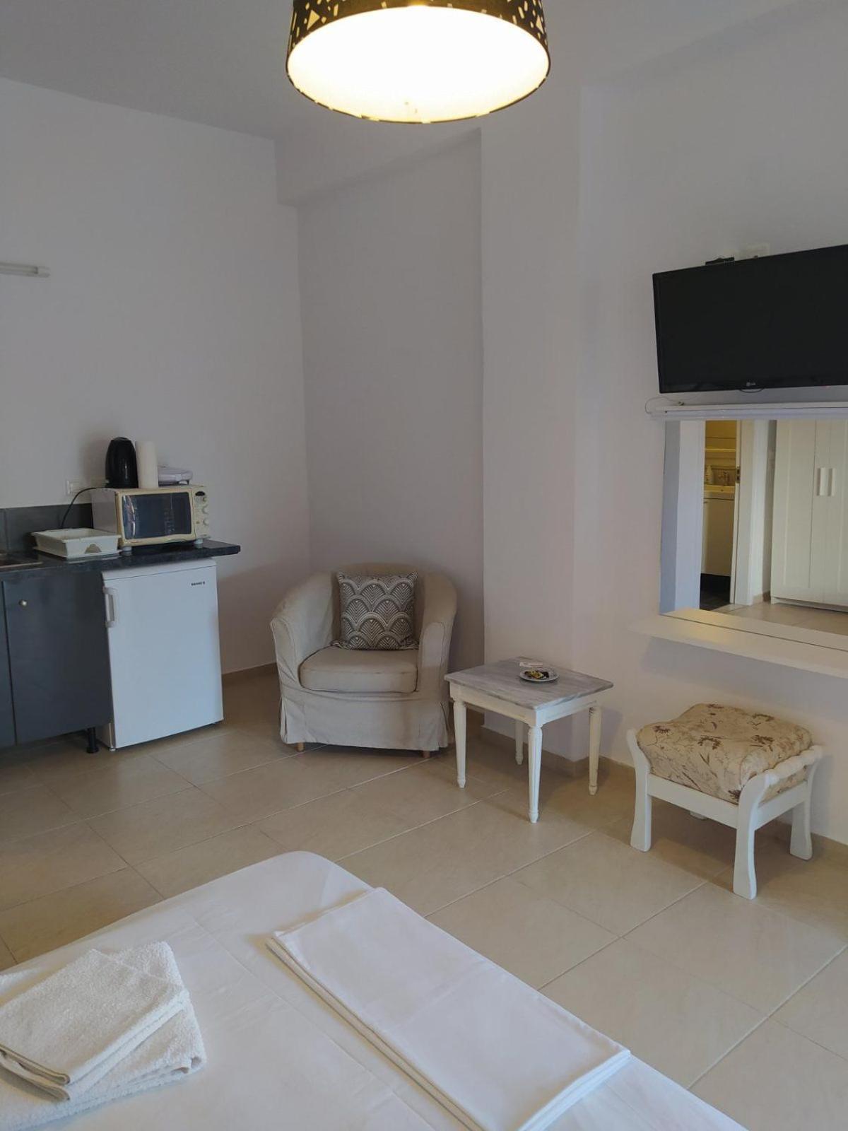 אליקס Natasas Apartments מראה חיצוני תמונה